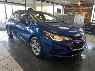 2017 Chevrolet Cruze LT Auto 4DR HATCHBACK   - Photo 4 - Hamilton, OH 45015