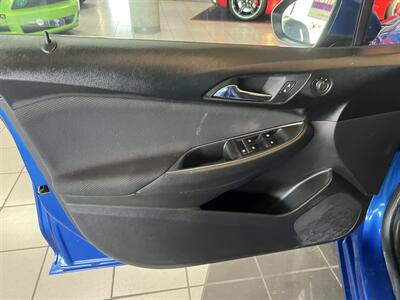 2017 Chevrolet Cruze LT Auto 4DR HATCHBACK   - Photo 19 - Hamilton, OH 45015