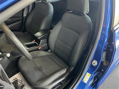 2017 Chevrolet Cruze LT Auto 4DR HATCHBACK   - Photo 10 - Hamilton, OH 45015