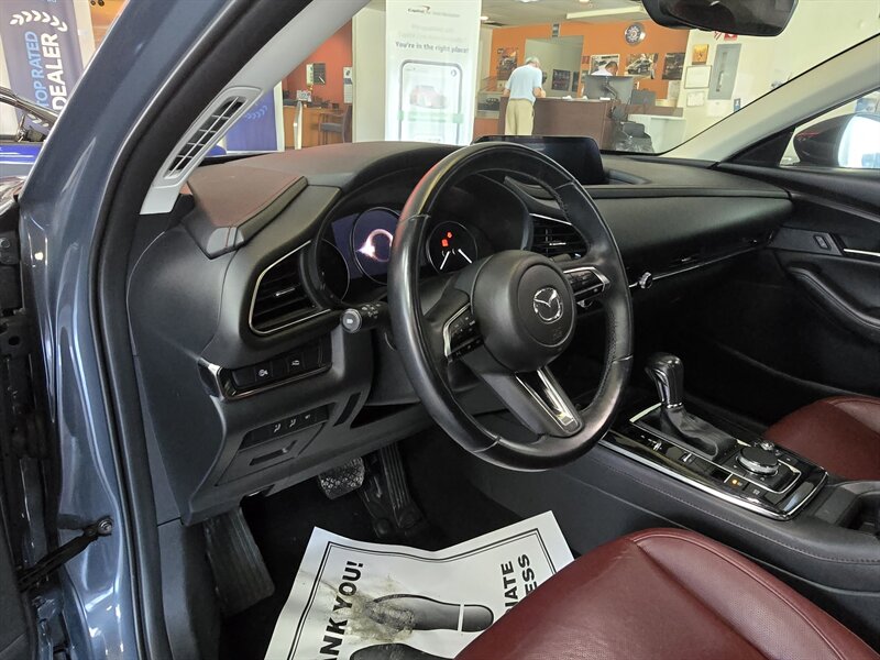 2025 Mazda CX-30 2.5 S Carbon Edition 4DR SUV AWD - Photo 8 - Hamilton, OH 45015