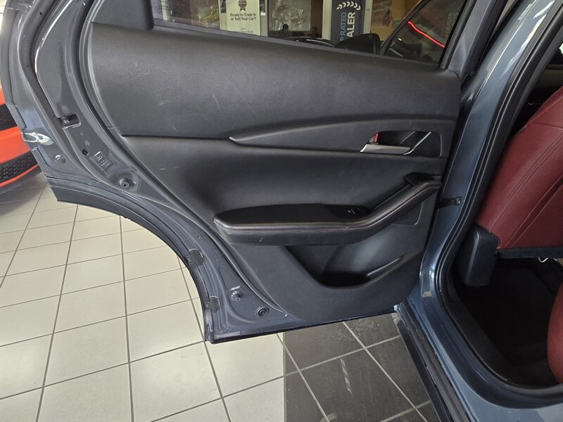 2025 Mazda CX-30 2.5 S Carbon Edition 4DR SUV AWD - Photo 10 - Hamilton, OH 45015