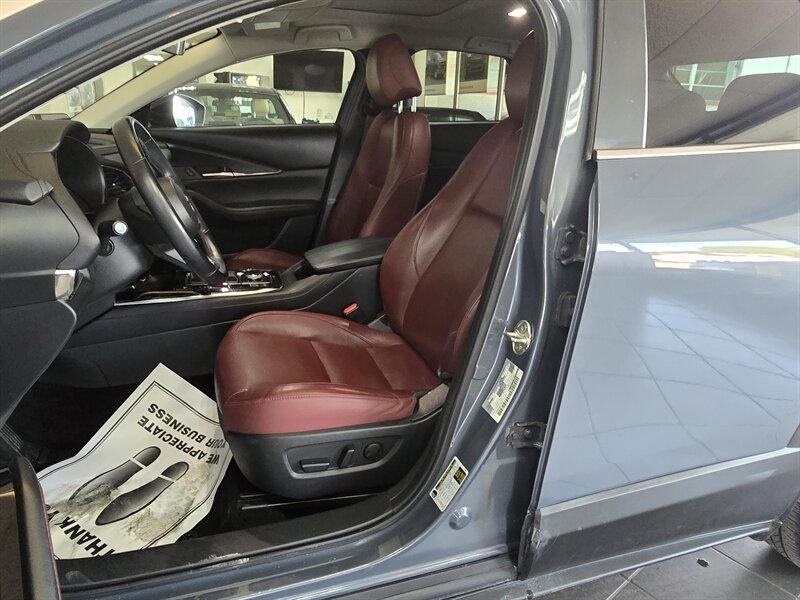2025 Mazda CX-30 2.5 S Carbon Edition 4DR SUV AWD - Photo 19 - Hamilton, OH 45015