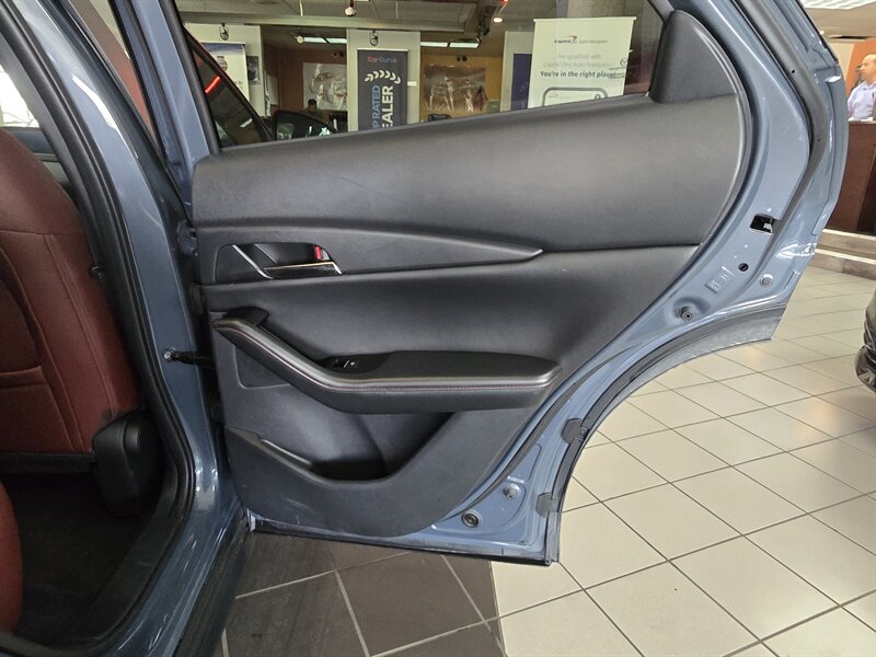 2025 Mazda CX-30 2.5 S Carbon Edition 4DR SUV AWD - Photo 15 - Hamilton, OH 45015