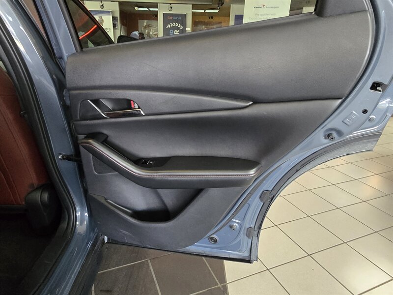 2025 Mazda CX-30 2.5 S Carbon Edition 4DR SUV AWD - Photo 25 - Hamilton, OH 45015
