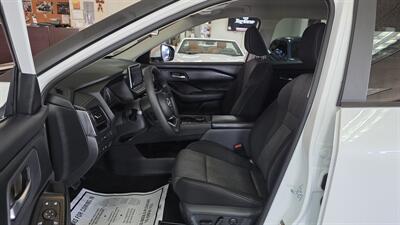 2024 Nissan Rogue SV 4DR SUV AWD   - Photo 9 - Hamilton, OH 45015