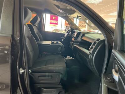 2019 RAM 1500 4DR CREW CAB 4X4/HEMI   - Photo 29 - Hamilton, OH 45015