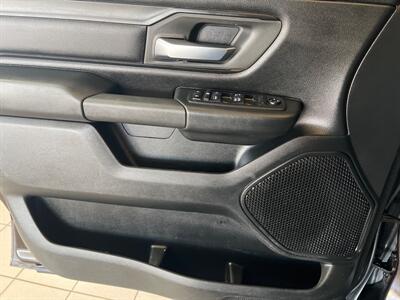 2019 RAM 1500 4DR CREW CAB 4X4/HEMI   - Photo 21 - Hamilton, OH 45015