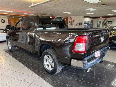 2019 RAM 1500 4DR CREW CAB 4X4/HEMI   - Photo 8 - Hamilton, OH 45015