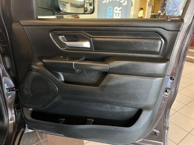 2019 RAM 1500 4DR CREW CAB 4X4/HEMI   - Photo 32 - Hamilton, OH 45015