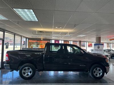 2019 RAM 1500 4DR CREW CAB 4X4/HEMI   - Photo 5 - Hamilton, OH 45015