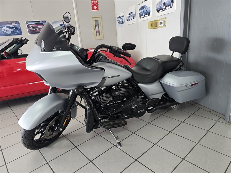 2020 Harley-Davidson Road Glide   - Photo 1 - Hamilton, OH 45015