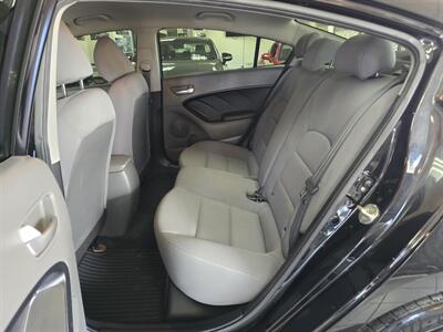 2017 Kia Forte LX 4DR SEDAN   - Photo 11 - Hamilton, OH 45015