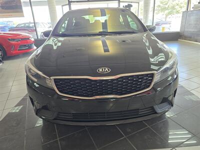 2017 Kia Forte LX 4DR SEDAN   - Photo 2 - Hamilton, OH 45015