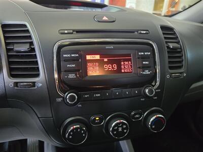 2017 Kia Forte LX 4DR SEDAN   - Photo 18 - Hamilton, OH 45015