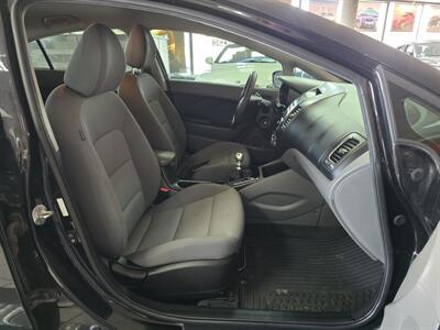 2017 Kia Forte LX 4DR SEDAN   - Photo 14 - Hamilton, OH 45015