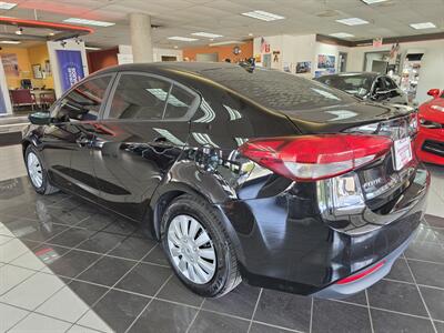 2017 Kia Forte LX 4DR SEDAN   - Photo 6 - Hamilton, OH 45015