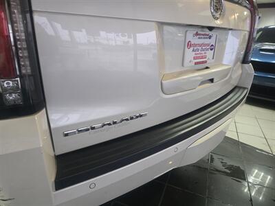 2015 Cadillac Escalade ESV Premium 4DR SUV 4X4 - Photo 30 - Hamilton, OH 45015