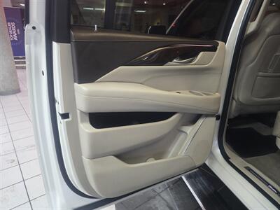 2015 Cadillac Escalade ESV Premium 4DR SUV 4X4 - Photo 9 - Hamilton, OH 45015