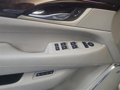 2015 Cadillac Escalade ESV Premium 4DR SUV 4X4 - Photo 18 - Hamilton, OH 45015