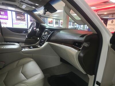 2015 Cadillac Escalade ESV Premium 4DR SUV 4X4 - Photo 14 - Hamilton, OH 45015