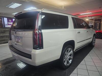 2015 Cadillac Escalade ESV Premium 4DR SUV 4X4 - Photo 4 - Hamilton, OH 45015