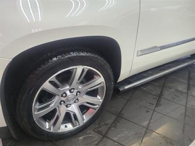 2015 Cadillac Escalade ESV Premium 4DR SUV 4X4 - Photo 38 - Hamilton, OH 45015