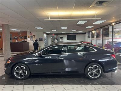 2023 Chevrolet Malibu LT   - Photo 2 - Hamilton, OH 45015