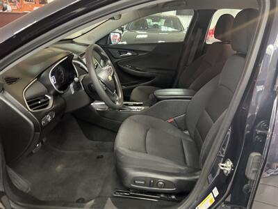 2023 Chevrolet Malibu LT   - Photo 9 - Hamilton, OH 45015