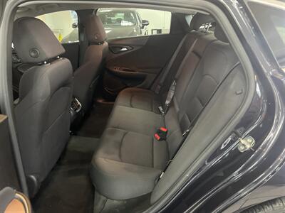 2023 Chevrolet Malibu LT   - Photo 16 - Hamilton, OH 45015