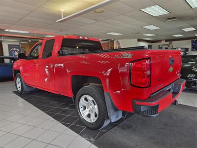 2017 Chevrolet Silverado 1500 LT EXTENDED CAB 4X4   - Photo 6 - Hamilton, OH 45015