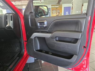2017 Chevrolet Silverado 1500 LT EXTENDED CAB 4X4   - Photo 12 - Hamilton, OH 45015
