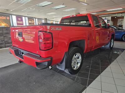2017 Chevrolet Silverado 1500 LT EXTENDED CAB 4X4   - Photo 4 - Hamilton, OH 45015