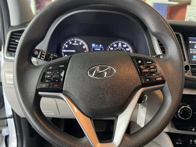 2018 Hyundai Tucson SEL 4DR CROSSOVER AWD - Photo 14 - Hamilton, OH 45015