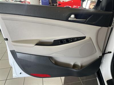 2018 Hyundai Tucson SEL 4DR CROSSOVER AWD - Photo 19 - Hamilton, OH 45015