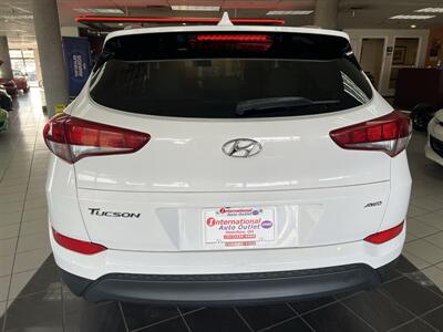 2018 Hyundai Tucson SEL 4DR CROSSOVER AWD - Photo 7 - Hamilton, OH 45015