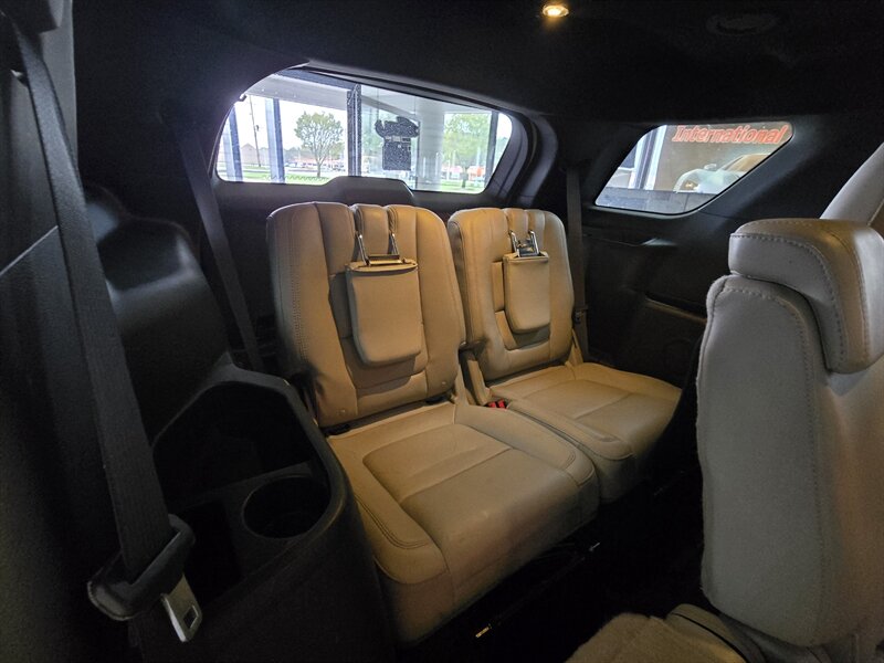 2015 Ford Explorer XLT 4DR SUV AWD - Photo 20 - Hamilton, OH 45015