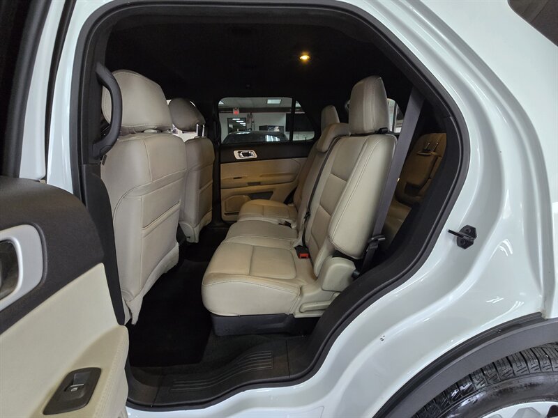 2015 Ford Explorer XLT 4DR SUV AWD - Photo 11 - Hamilton, OH 45015