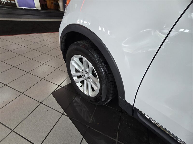 2015 Ford Explorer XLT 4DR SUV AWD - Photo 38 - Hamilton, OH 45015