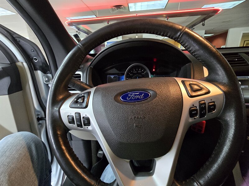2015 Ford Explorer XLT 4DR SUV AWD - Photo 28 - Hamilton, OH 45015