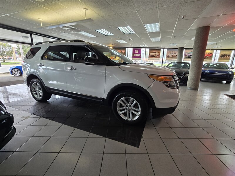 2015 Ford Explorer XLT 4DR SUV AWD - Photo 3 - Hamilton, OH 45015