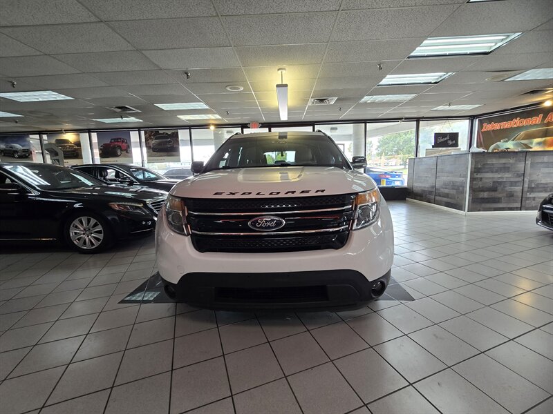 2015 Ford Explorer XLT 4DR SUV AWD - Photo 2 - Hamilton, OH 45015
