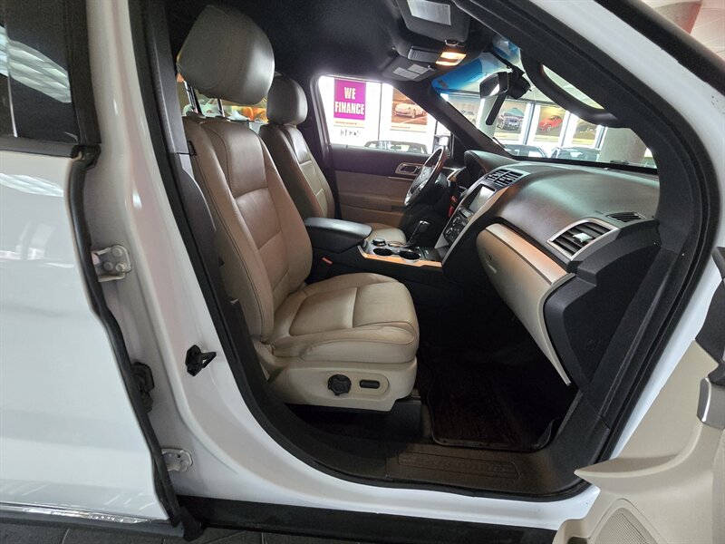 2015 Ford Explorer XLT 4DR SUV AWD - Photo 16 - Hamilton, OH 45015
