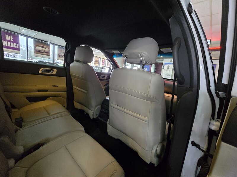 2015 Ford Explorer XLT 4DR SUV AWD - Photo 18 - Hamilton, OH 45015