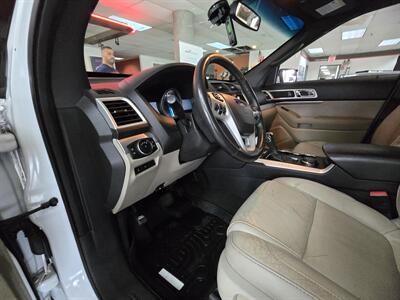 2015 Ford Explorer XLT 4DR SUV AWD - Photo 8 - Hamilton, OH 45015