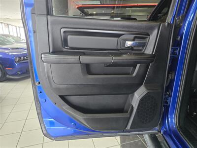 2017 RAM 1500 Rebel 4DR CREW CAB 4X4/HEMI   - Photo 11 - Hamilton, OH 45015