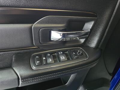 2017 RAM 1500 Rebel 4DR CREW CAB 4X4/HEMI   - Photo 20 - Hamilton, OH 45015