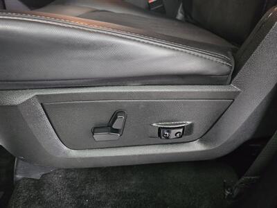 2017 RAM 1500 Rebel 4DR CREW CAB 4X4/HEMI   - Photo 21 - Hamilton, OH 45015