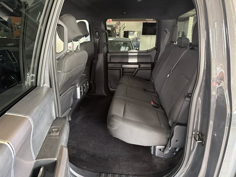 2016 Ford F-150 XLT - Photo 16 - Hamilton, OH 45015