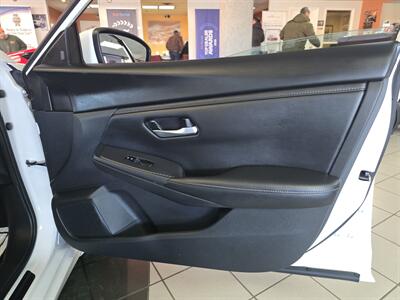 2025 Nissan Sentra SV 4DR SEDAN   - Photo 12 - Hamilton, OH 45015