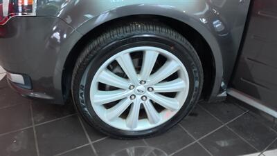 2015 Ford Flex SEL  4DR CROSSOVER   - Photo 29 - Hamilton, OH 45015
